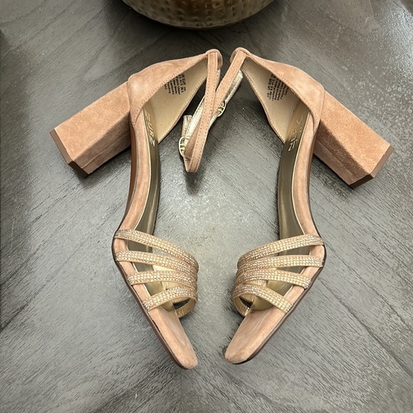 Naturalizer Thena 2 Taupe Suede - Picture 5 of 11